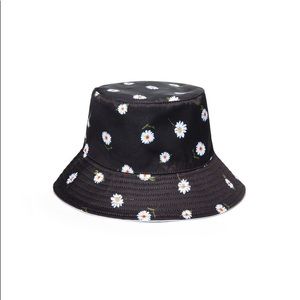 Alice+ Olivia reversible bucket Hat